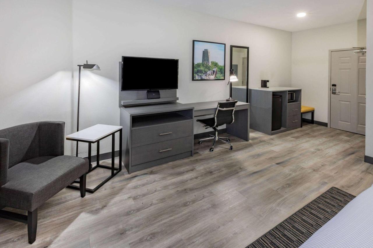 La Quinta Inn & Suites By Wyndham Адмор Екстериор снимка