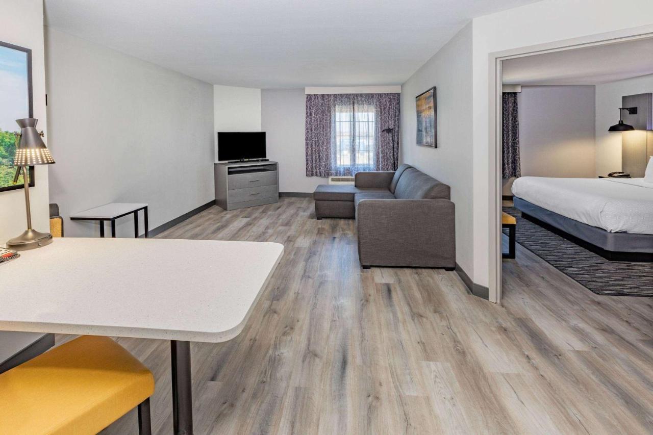 La Quinta Inn & Suites By Wyndham Адмор Екстериор снимка