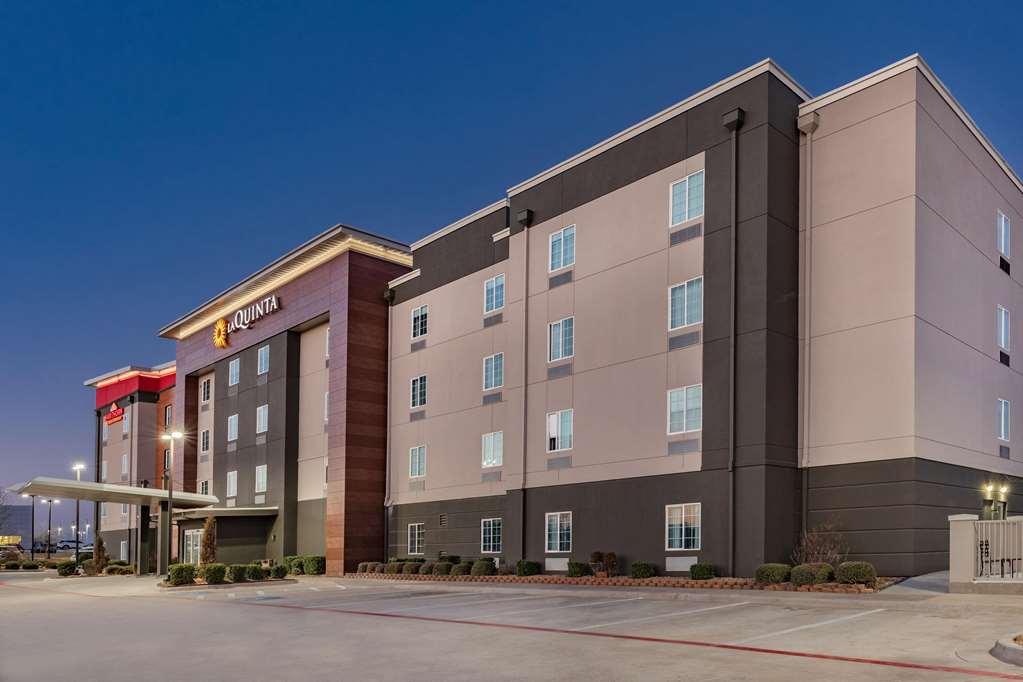 La Quinta Inn & Suites By Wyndham Адмор Екстериор снимка
